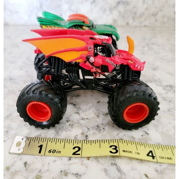 Monster Jam 1/64‎ Spin Master LOT Of 2 Bakugan Dragonoid Red & Green Dragons - Picture 8 of 9